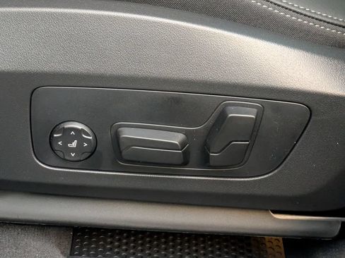 New 2026 BMW X2 xDrive28i AWD/4WD image 13