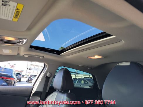 Used 2023 Hyundai Elantra Limited image 16