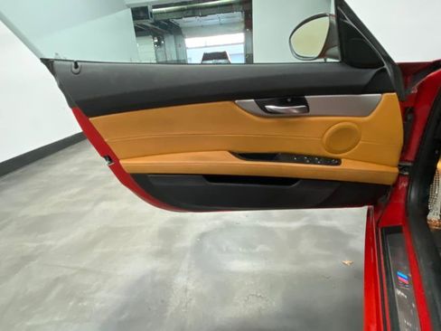 Used 2015 BMW Z4 sDrive28i image 45