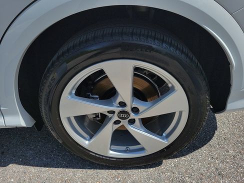 Certified 2025 Audi Q5 Prestige AWD/4WD image 32