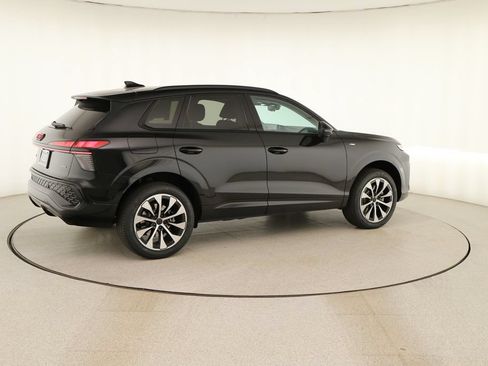 New 2026 Audi Q3 quattro 2.0T AWD/4WD image 7