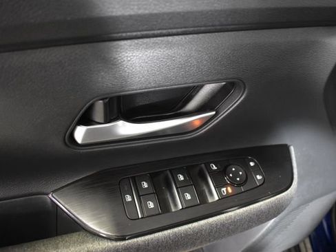 Certified 2025 Nissan Kicks SV AWD/4WD image 7
