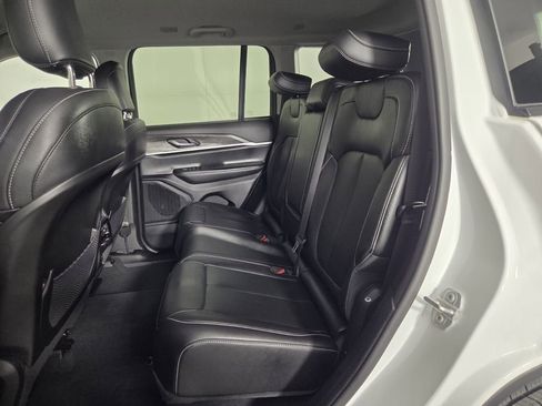 Used 2023 Jeep Grand Cherokee Limited RWD image 25