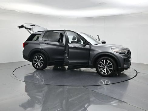 Certified 2025 Ford Explorer ST-Line AWD/4WD image 53