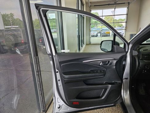 Used 2019 Honda Passport Sport image 16