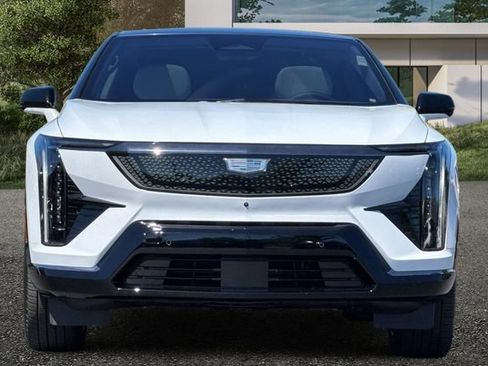New 2026 Cadillac Optiq Sport 1 w/ LPO, Floor Liner Package AWD/4WD image 9