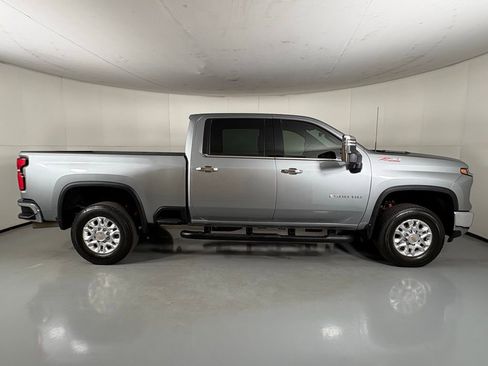 Used 2025 Chevrolet Silverado 2500 LTZ w/ LTZ Plus Package image 11
