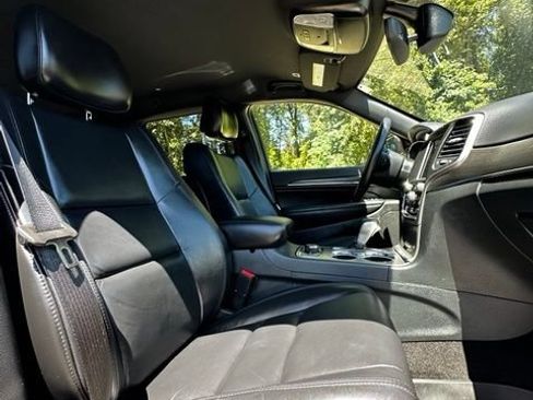 Used 2018 Jeep Grand Cherokee Limited AWD/4WD image 22