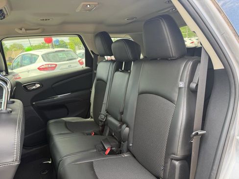 Used 2015 Dodge Journey Crossroad w/ Flexible Seating Group FWD image 8