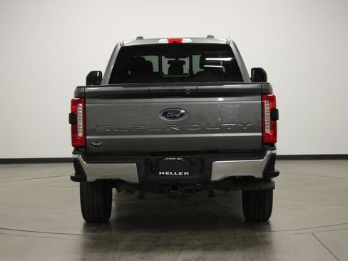 Used 2024 Ford F250 Lariat w/ FX4 Off-Road Package image 7