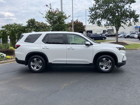 Used 2023 Honda Pilot EX-L image 11