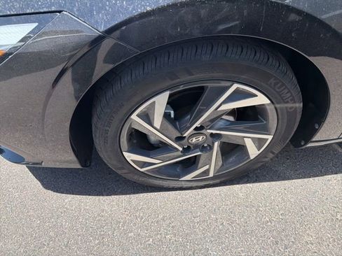 Used 2025 Hyundai Elantra Limited FWD image 6