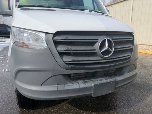 Used 2024 Mercedes-Benz Sprinter 2500 image 2