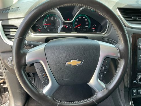 Used 2015 Chevrolet Traverse LT FWD image 16