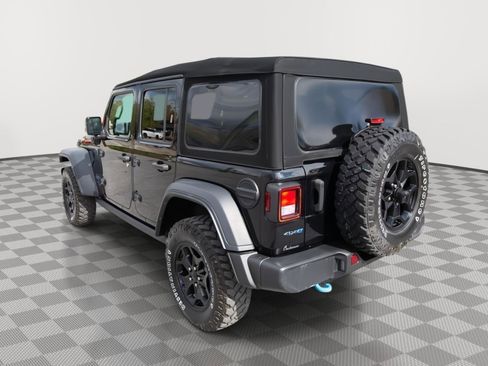 Used 2023 Jeep Wrangler Unlimited w/ Cold Weather Group AWD/4WD image 7