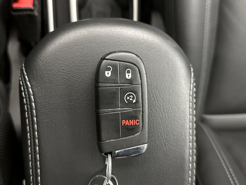 Used 2022 Jeep Renegade Limited w/ Sun, Sound & Wheels Group image 9