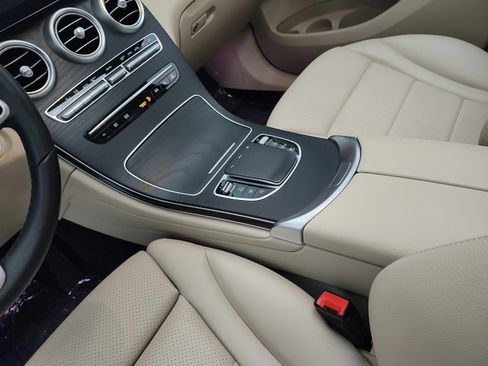 Used 2022 Mercedes-Benz GLC 300 image 13