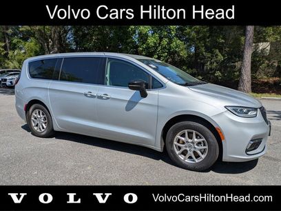Used 2024 Chrysler Pacifica Touring-L