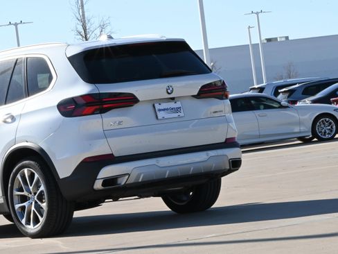 Certified 2025 BMW X5 xDrive40i w/ Premium Package image 6