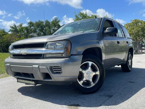 Used 2007 Chevrolet TrailBlazer LS image 2