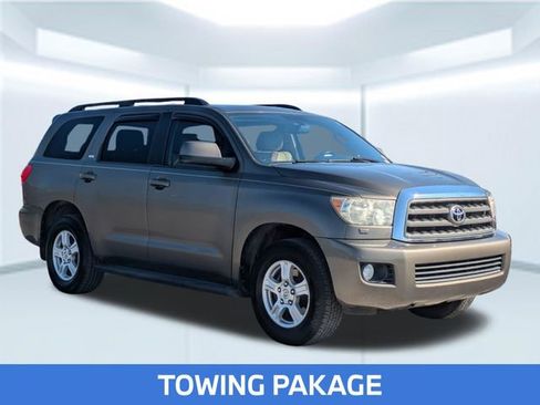 Used 2016 Toyota Sequoia SR5 RWD image 9