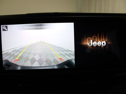 Used 2025 Jeep Gladiator Sport AWD/4WD image 15