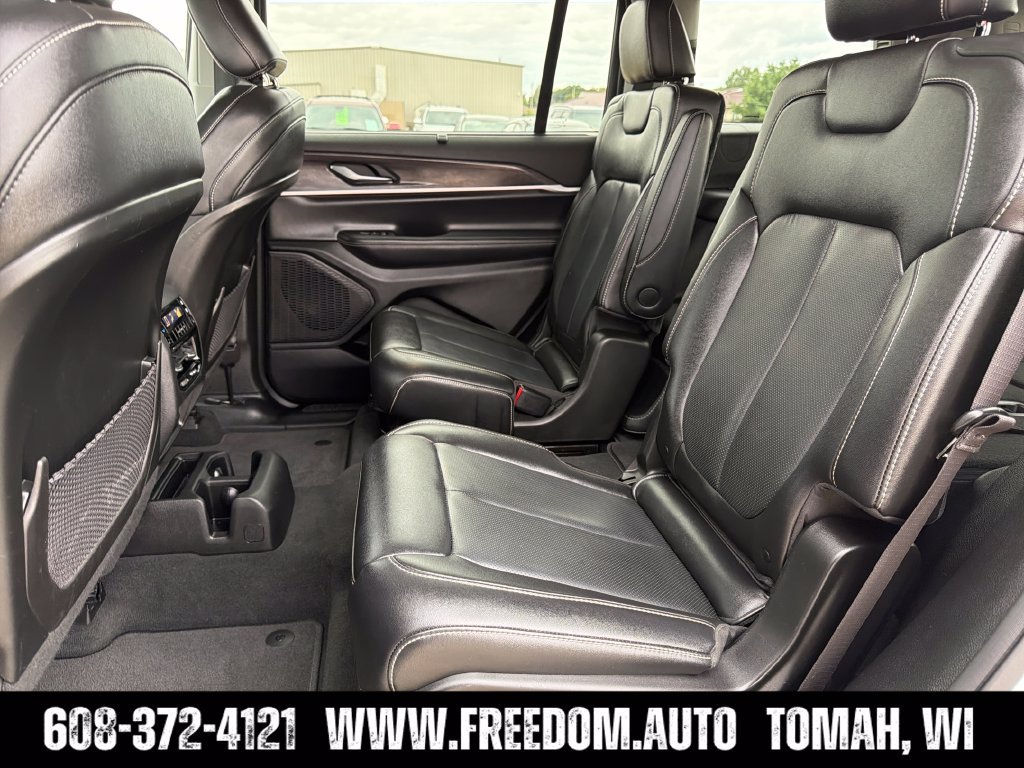 Used 2023 Jeep Grand Cherokee L Limited w/ Luxury Tech Group II AWD/4WD image 27