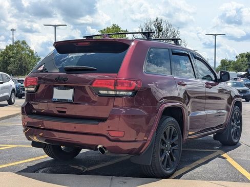 Used 2020 Jeep Grand Cherokee Altitude AWD/4WD image 3