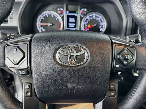 Used 2022 Toyota 4Runner TRD Off-Road Premium AWD/4WD image 16