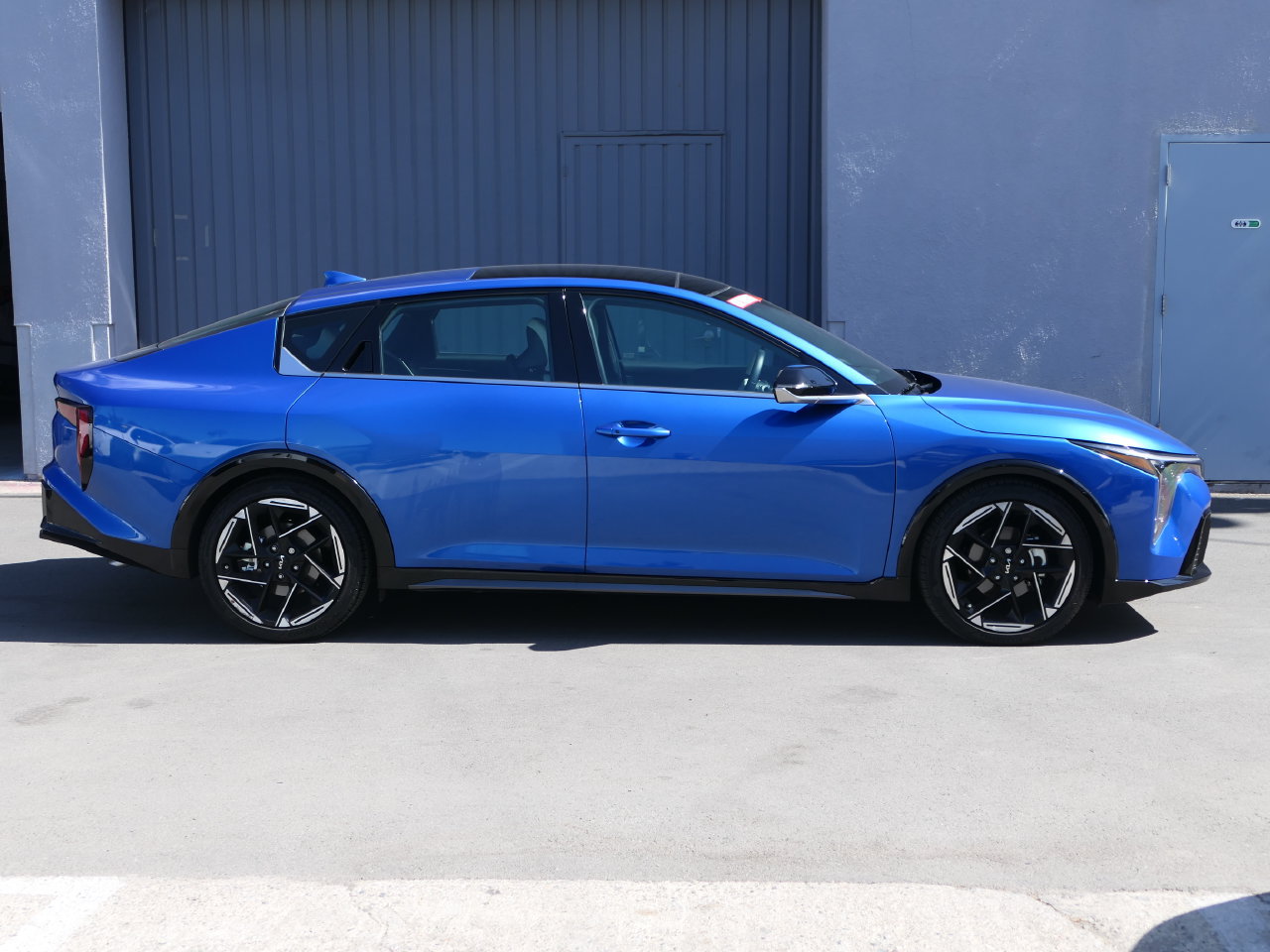 Certified 2025 Kia K4 GT-Line w/ GT-Line Premium Package FWD image 2
