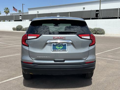Certified 2024 GMC Terrain SLE FWD image 4