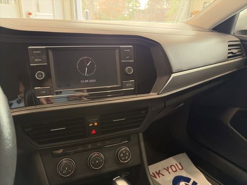 Used 2019 Volkswagen Jetta S image 23