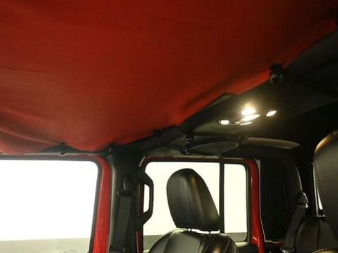 Used 2020 Jeep Gladiator Overland AWD/4WD image 24