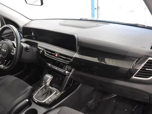 Used 2025 Kia Seltos S FWD image 18