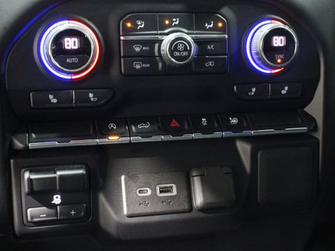 Used 2021 Chevrolet Silverado 1500 LT w/ Bed Protection Package image 18