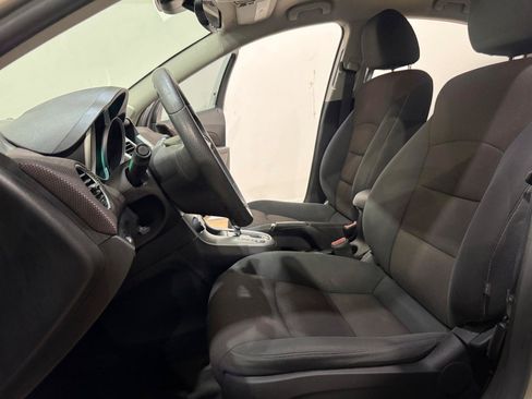 Used 2016 Chevrolet Cruze LT FWD image 11