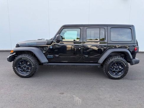 Used 2023 Jeep Wrangler Unlimited AWD/4WD image 9