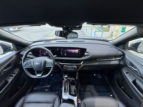 Used 2025 Buick Envista Sport Touring image 32