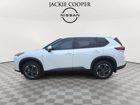 Used 2024 Nissan Rogue SV w/ SV Premium Package AWD/4WD image 8