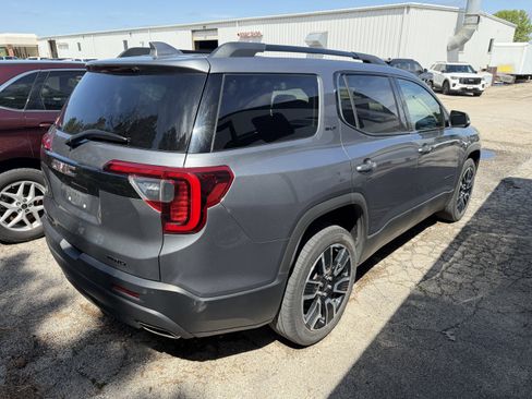 Used 2021 GMC Acadia SLT w/ Elevation Edition AWD/4WD image 4