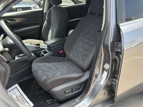 Used 2016 Nissan Rogue SV w/ SV Premium Package AWD/4WD image 10