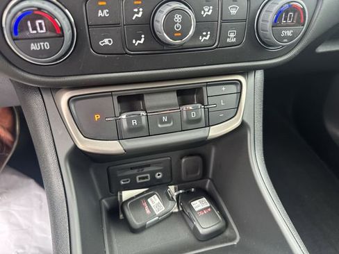 Used 2023 GMC Terrain Denali AWD/4WD image 16