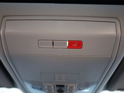 Used 2021 Volkswagen Atlas SE image 35