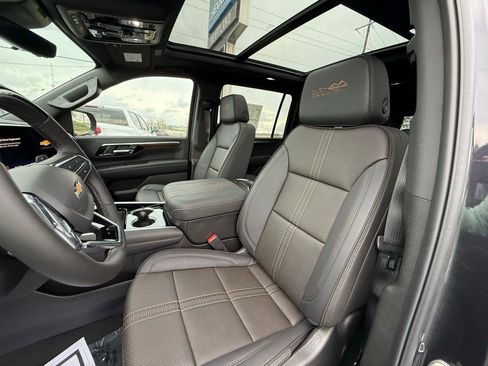 New 2026 Chevrolet Suburban High Country AWD/4WD image 24