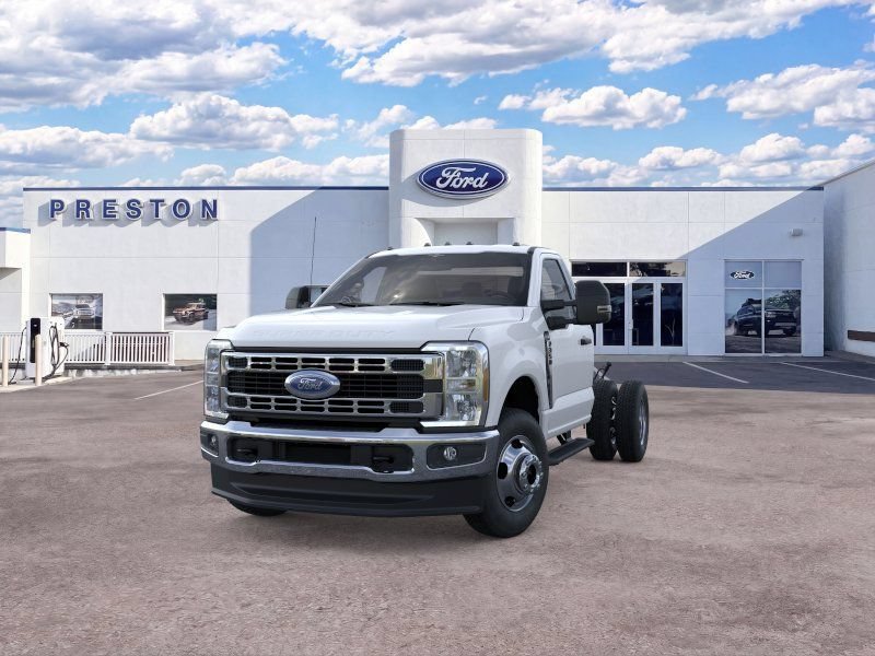 New 2026 Ford F350 XL w/ XL Chrome Package AWD/4WD image 2