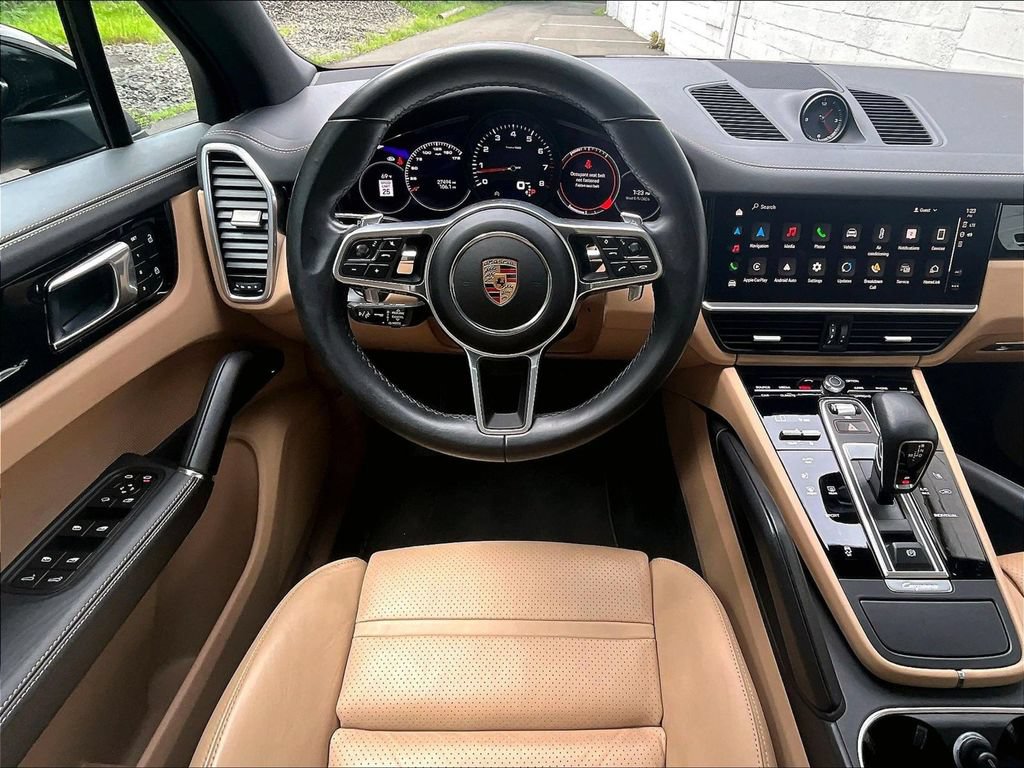 Certified 2023 Porsche Cayenne AWD/4WD image 11