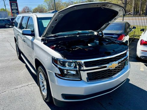 Used 2019 Chevrolet Suburban LT AWD/4WD image 4