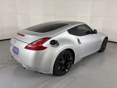Used 2017 Nissan 370Z Coupe image 8