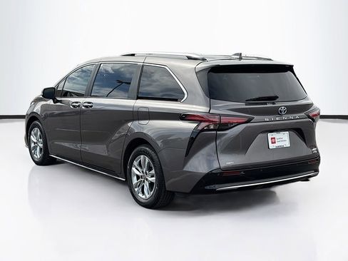 Certified 2024 Toyota Sienna Limited AWD/4WD image 7