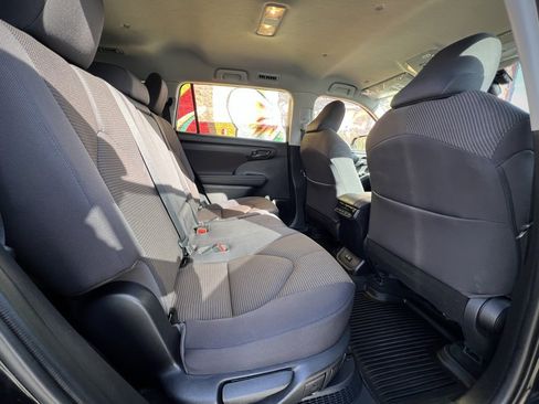 Used 2021 Toyota Highlander LE image 34